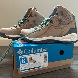 Columbia Women's Newton Ridge Plus Waterproof Amped Hiking Boot 8.5